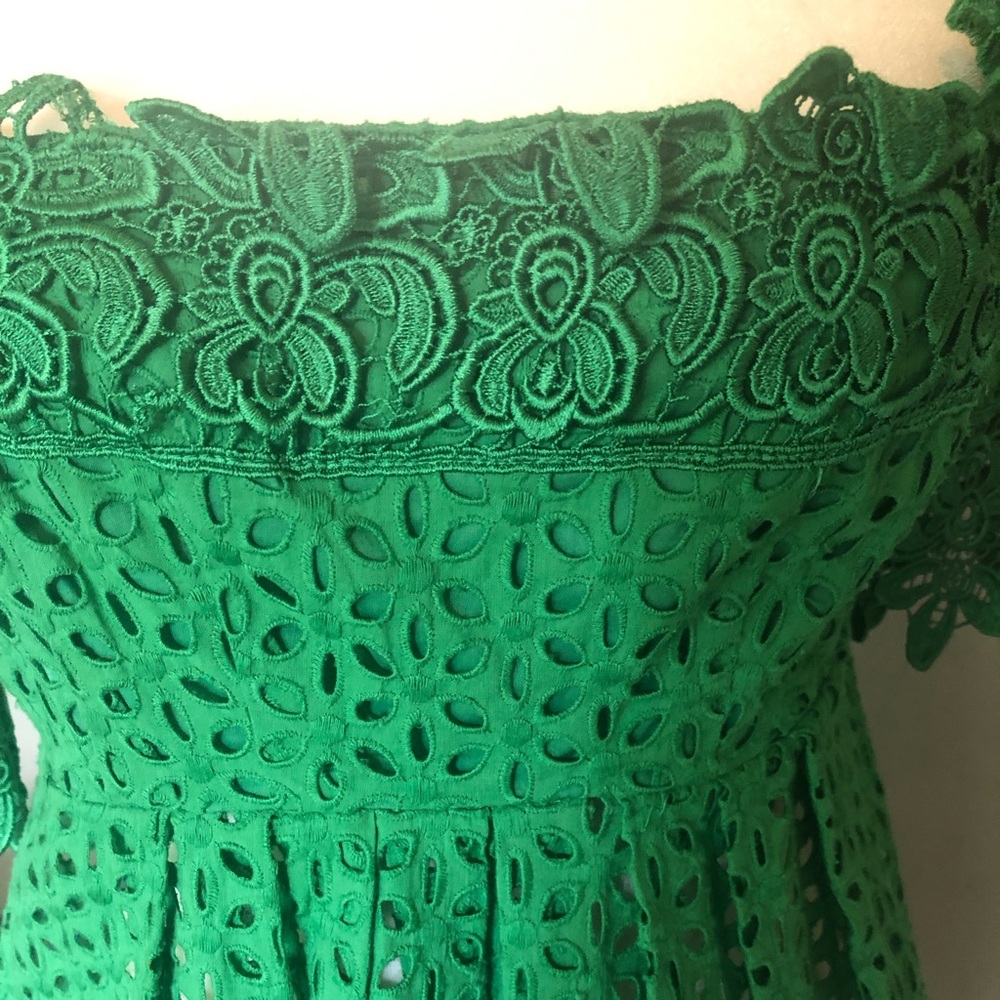 MODA International brand Kelly green, eyelet babydoll top - Picture 4 of 12